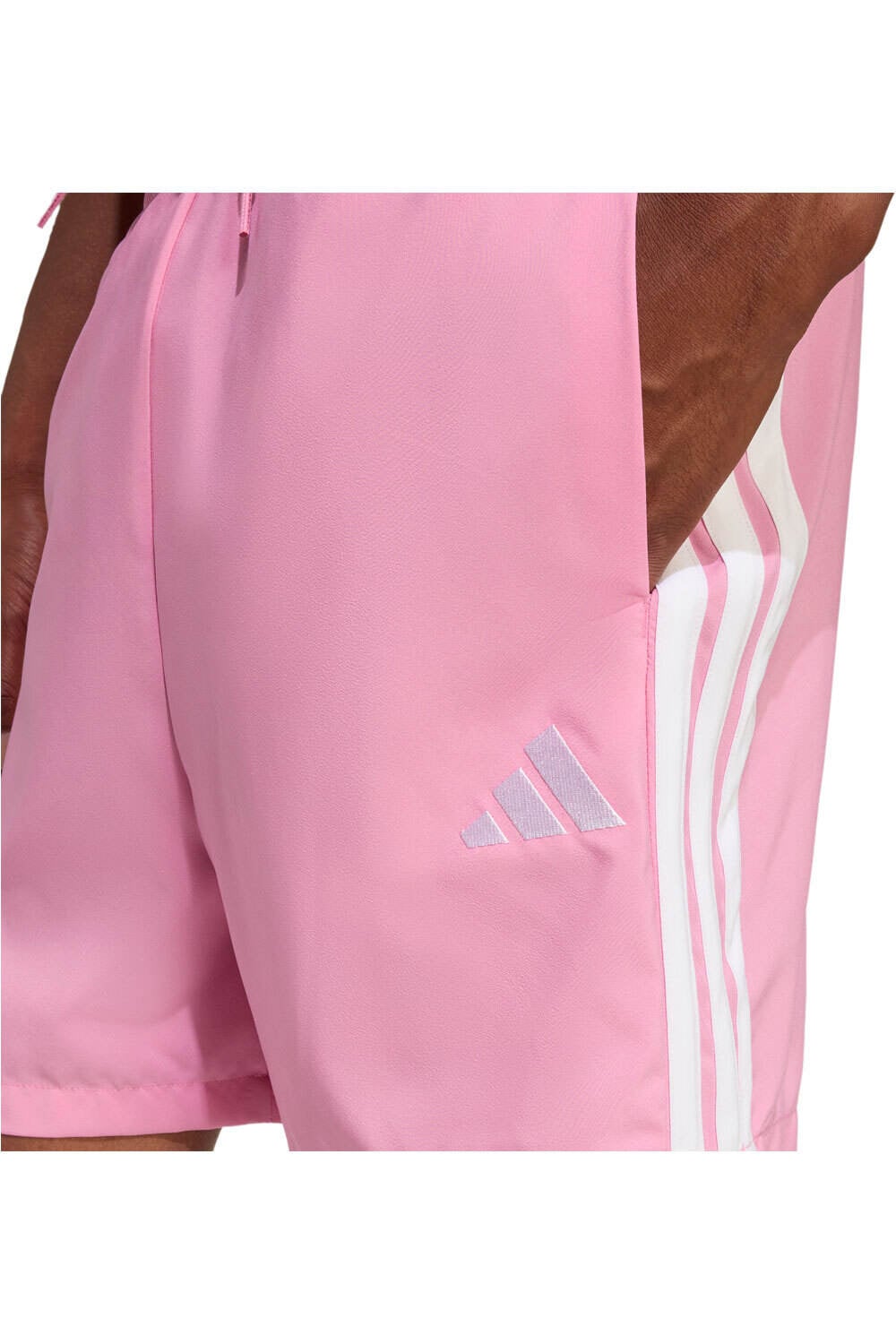 adidas bermudas hombre ESSENTIALS 3 STRIPES CHELSEA vista detalle