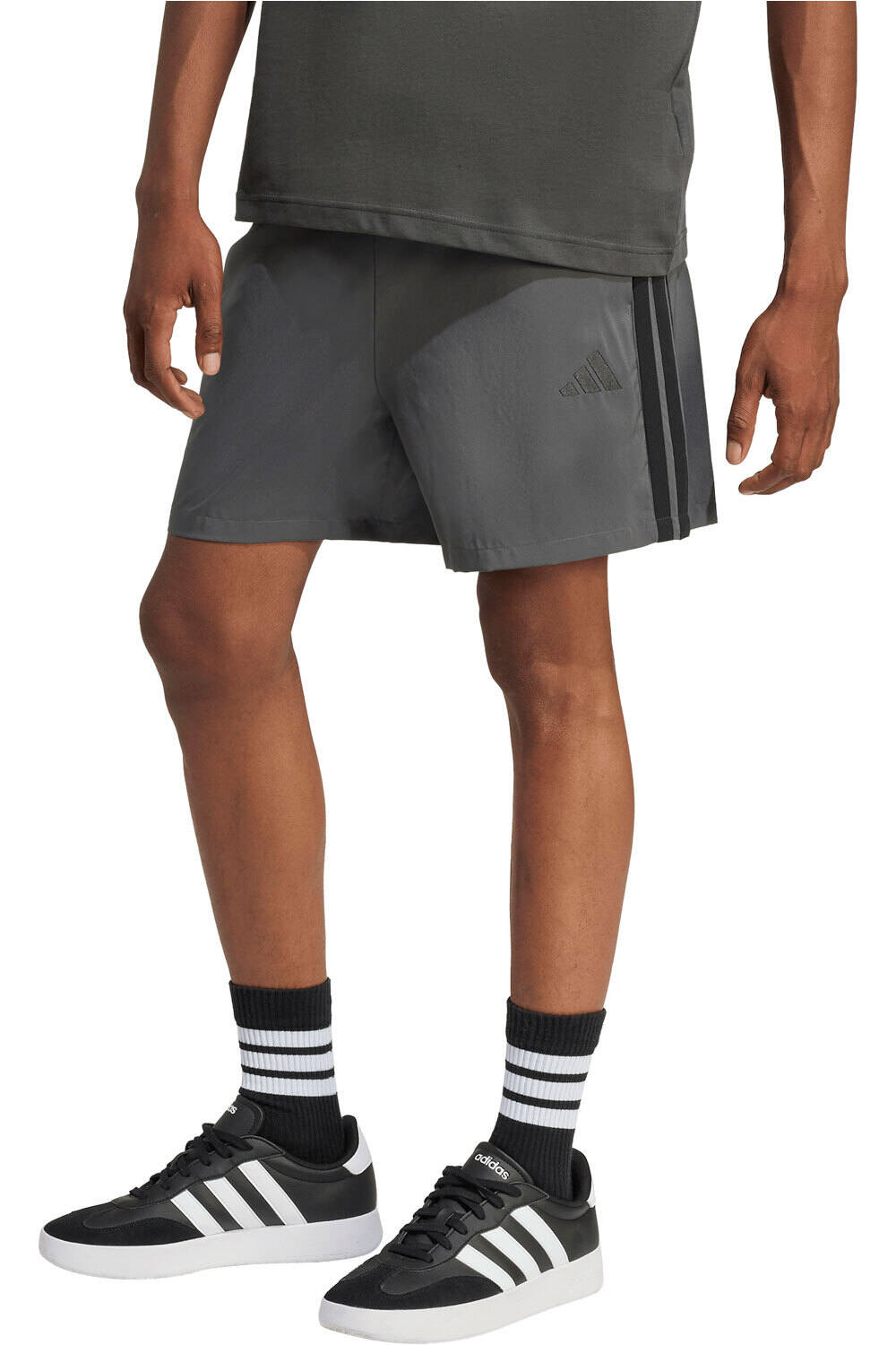 adidas bermudas hombre ESSENTIALS 3 STRIPES CHELSEA vista frontal