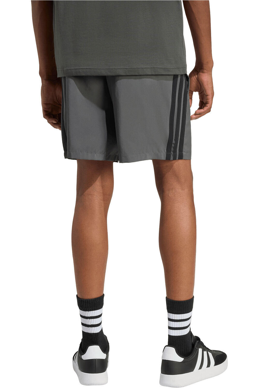 adidas bermudas hombre ESSENTIALS 3 STRIPES CHELSEA vista trasera