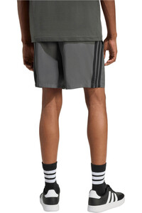 adidas bermudas hombre ESSENTIALS 3 STRIPES CHELSEA vista trasera