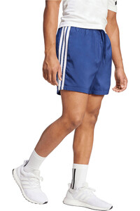 adidas bermudas hombre ESSENTIALS CHELSEA 5-INCH 3 BANDAS vista detalle