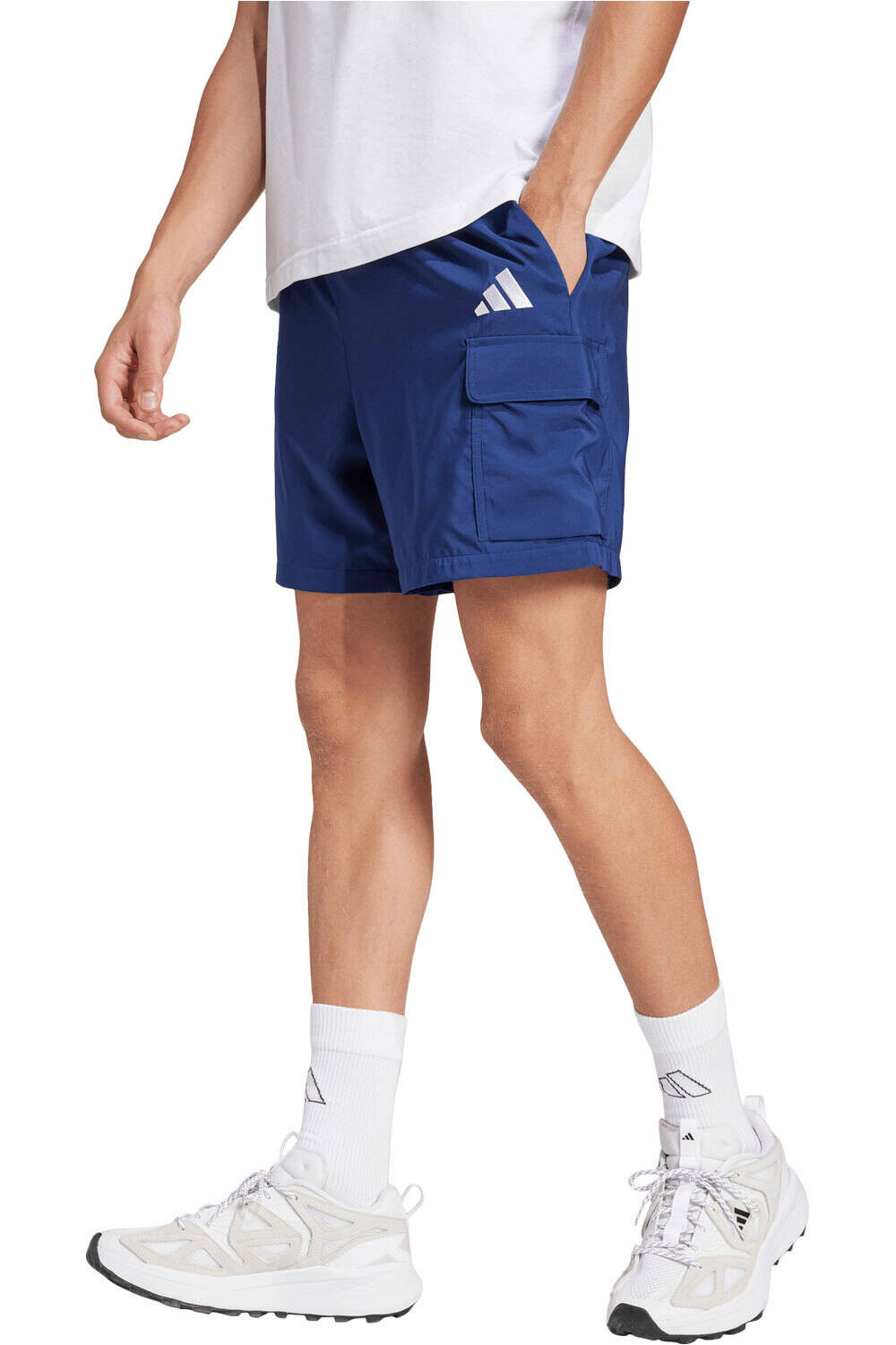 adidas bermudas hombre ESSENTIALS SMALL LOGO CARGO CHELSEA vista frontal