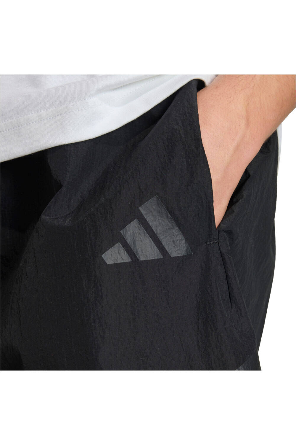 adidas bermudas hombre MERCEDES-AMG PETRONAS F1 NIGHT WOVEN 03