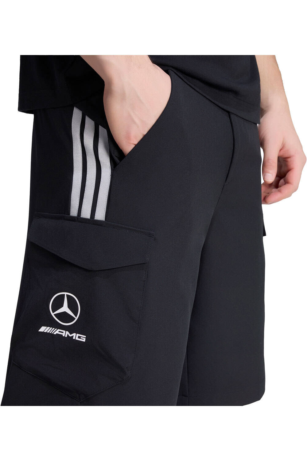 adidas bermudas hombre MERCEDES-AMG PETRONAS F1 TEAM vista detalle