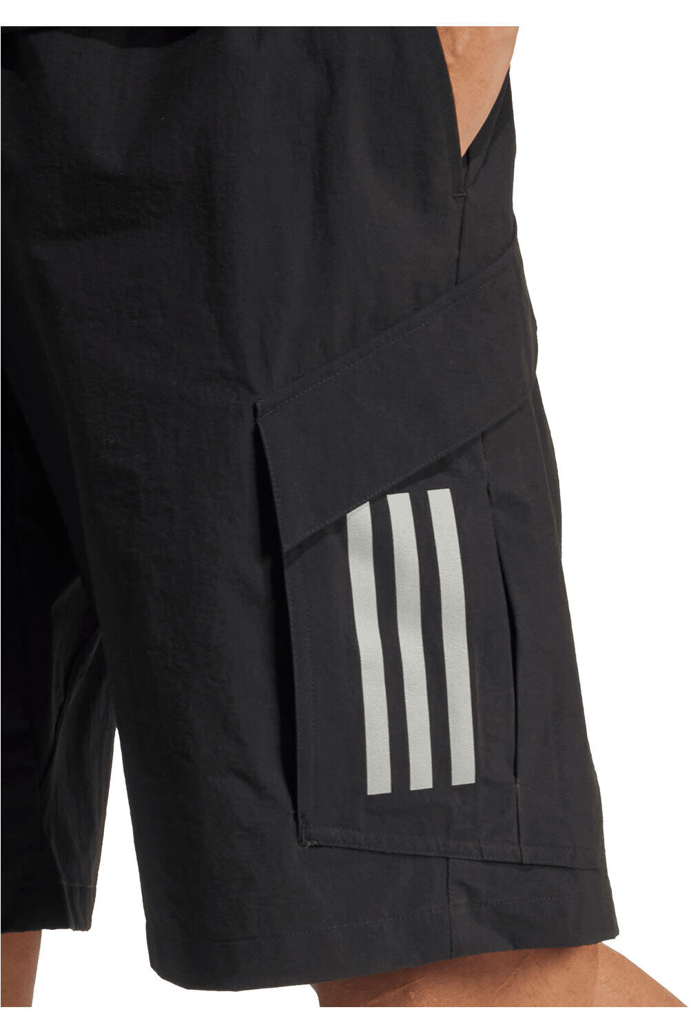 adidas bermudas hombre MERCEDES F1 MECHANICS 03