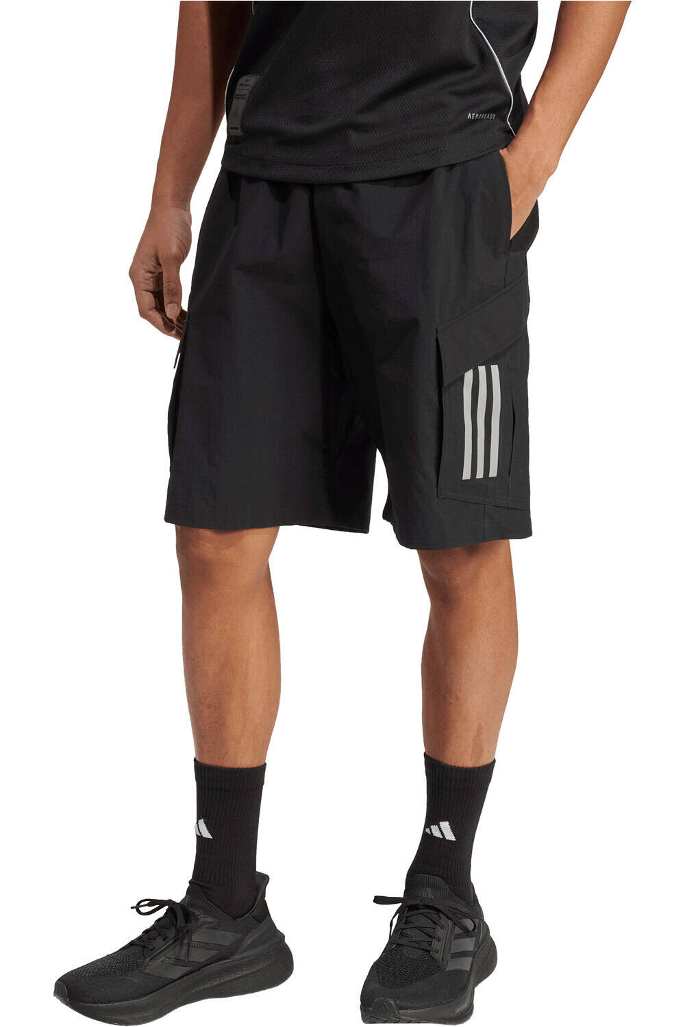 adidas bermudas hombre MERCEDES F1 MECHANICS vista frontal