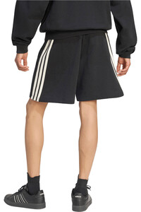 adidas bermudas hombre PANTALN CORTO ADIDAS KIT 3-STRIPES vista trasera