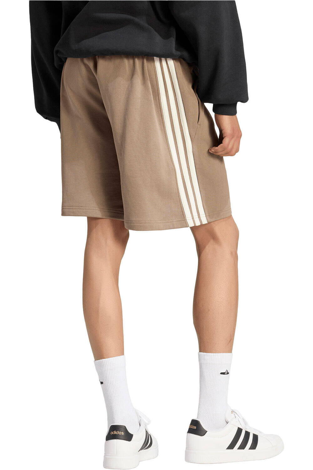 adidas bermudas hombre PANTALN CORTO ADIDAS KIT 3-STRIPES vista trasera