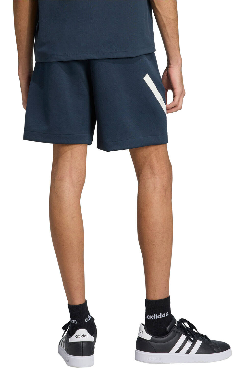 adidas bermudas hombre Z.N.E. vista trasera