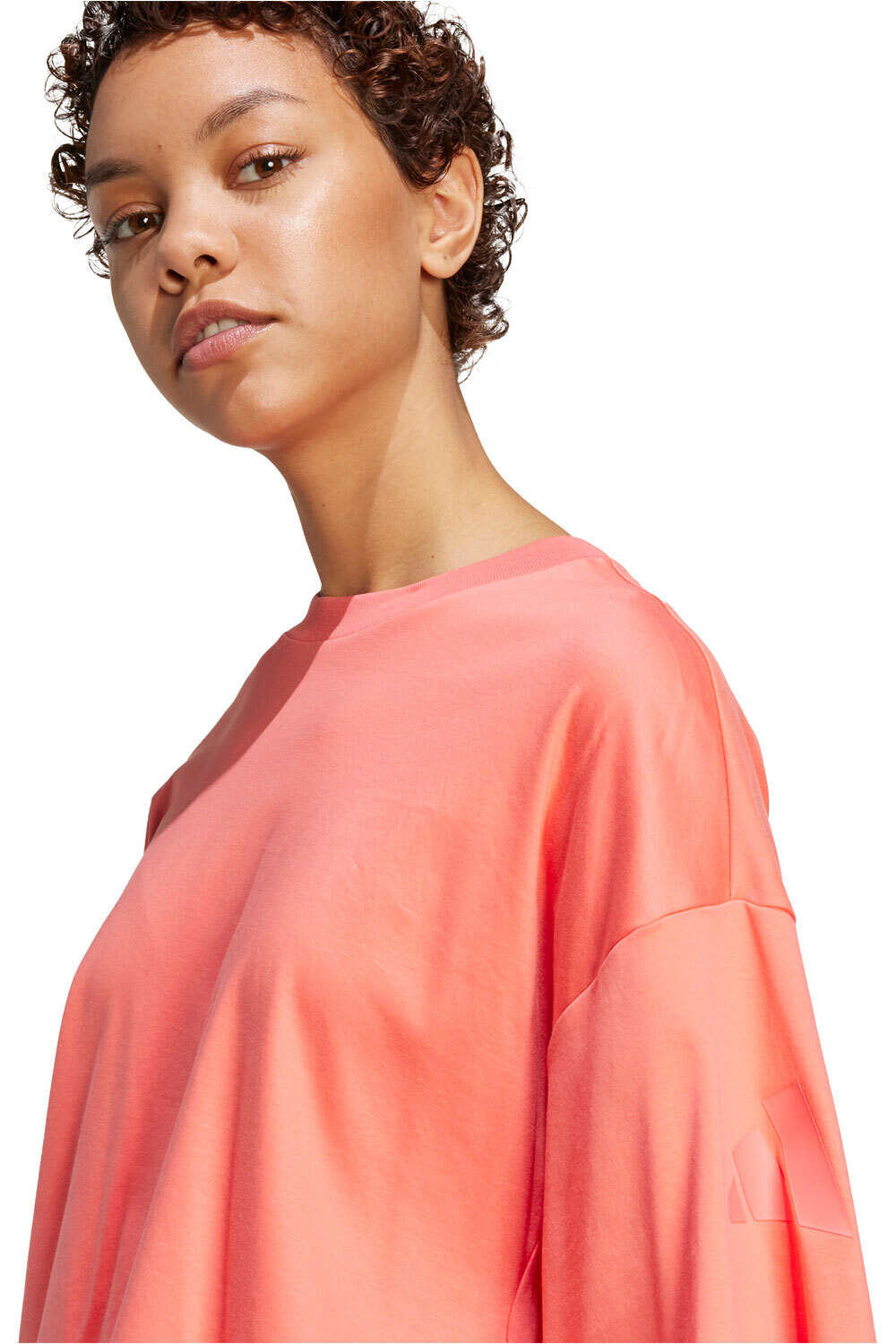 adidas camisa manga corta mujer SOFT LUX OVERSIZED 04