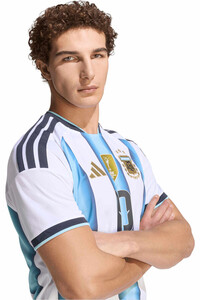 adidas camiseta de fútbol oficiales MESSI LA 1 EQUIPACIN ARGENTINA 26 vista detalle