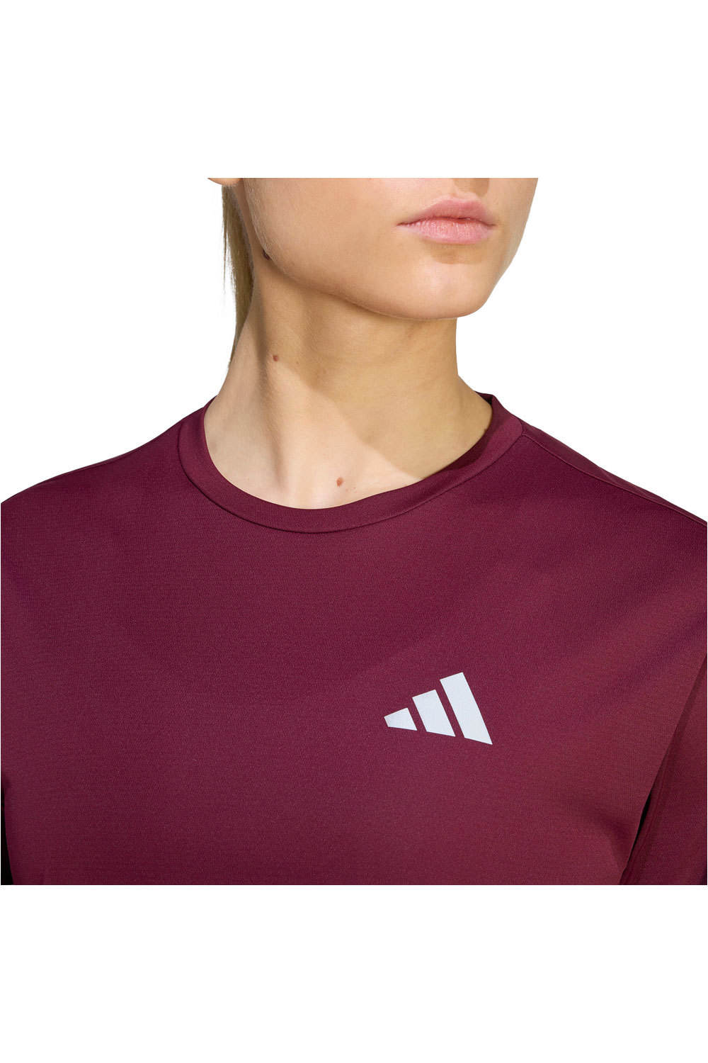 adidas camiseta entrenamiento manga corta mujer Run Ess Tee W vista detalle
