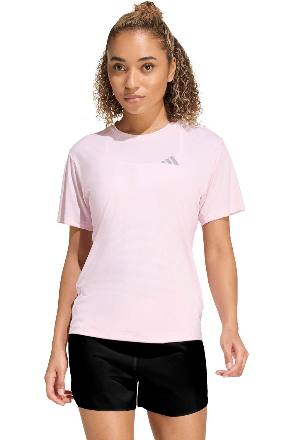 adidas camiseta entrenamiento manga corta mujer Run Ess Tee W vista frontal