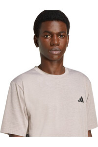 adidas camiseta fitness hombre ESSENTIALS FEELREADY vista detalle
