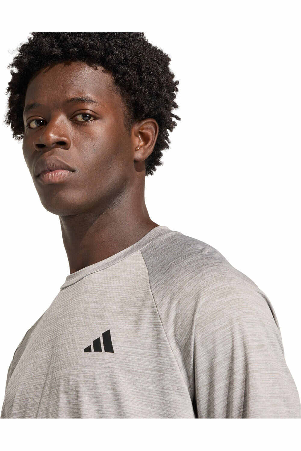 adidas camiseta fitness hombre ESSENTIALS vista detalle