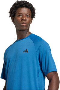 adidas camiseta fitness hombre TECH ESSENTIALS WORKOUT vista detalle