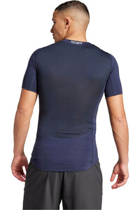 adidas camiseta fitness hombre TECHFIT COMPRESSION TRAINING vista trasera
