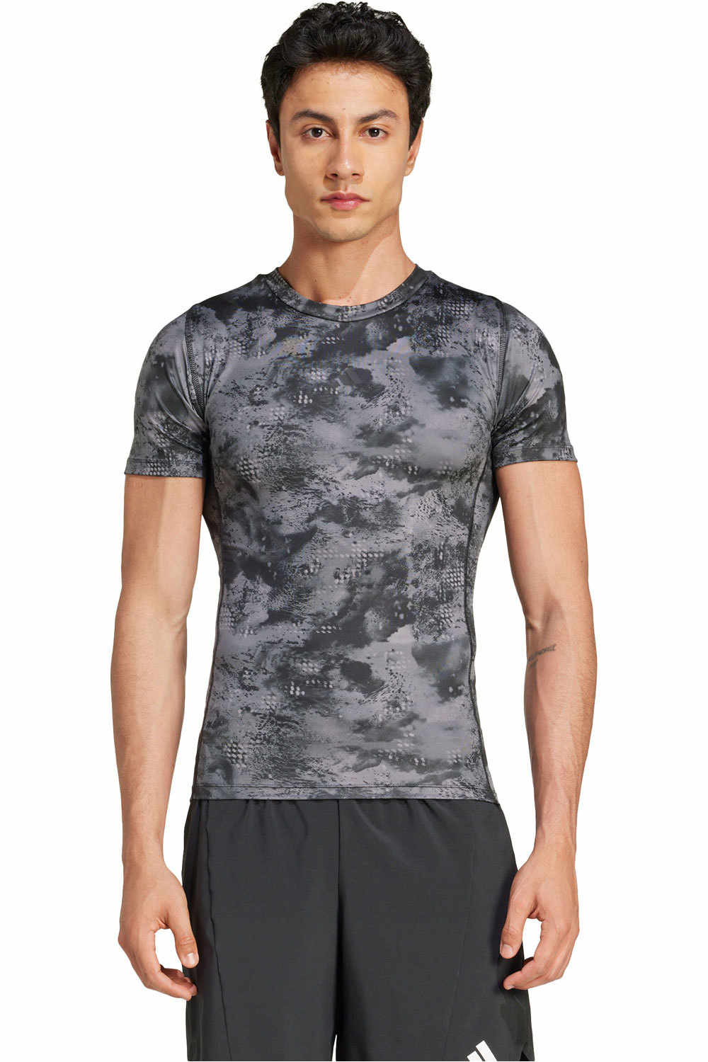 adidas camiseta fitness hombre TF AOP TEE vista frontal