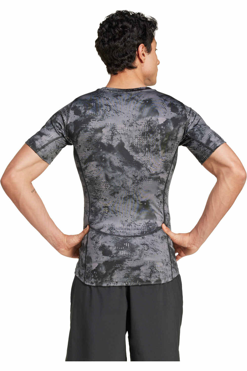 adidas camiseta fitness hombre TF AOP TEE vista trasera