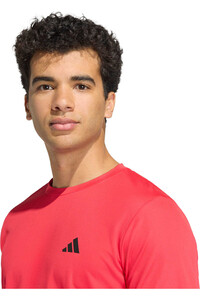 adidas camiseta fitness hombre WORKOUT ESSENTIALS BASE CON 3 BANDAS vista detalle
