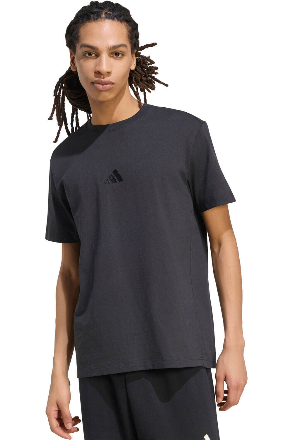 adidas camiseta manga corta hombre CAMISETA EQUIPACION LOGO PEQUENO vista frontal