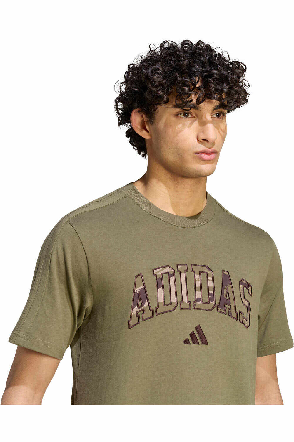 adidas camiseta manga corta hombre Camiseta Seasonal Essentials Camo vista detalle