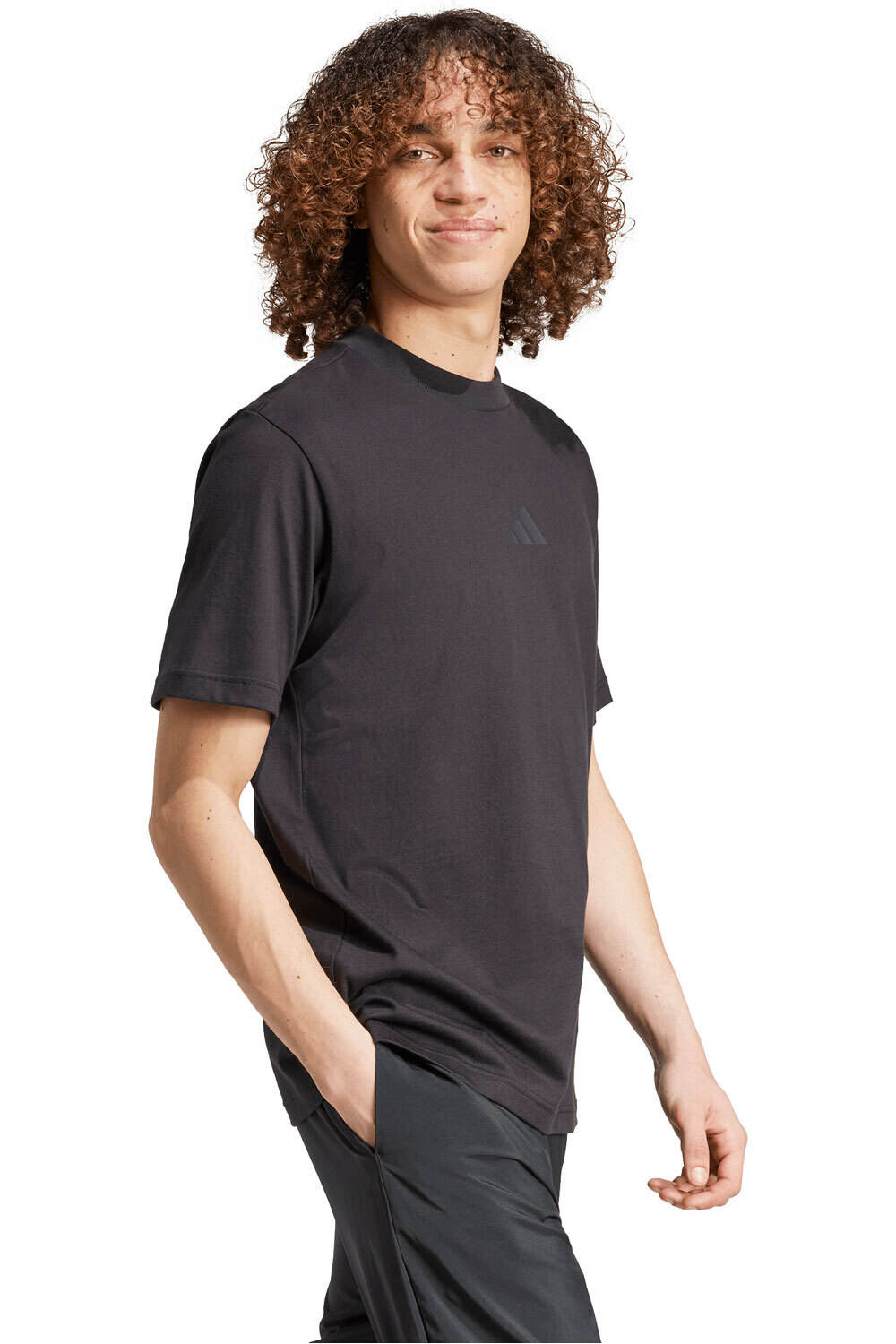 adidas camiseta manga corta hombre CITY ESCAPE vista detalle