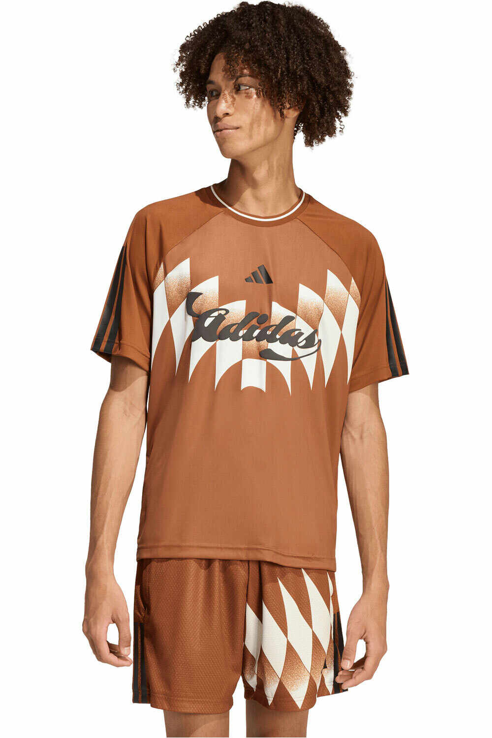 adidas camiseta manga corta hombre HOUSE OF TIRO X COMMON GOAL vista frontal