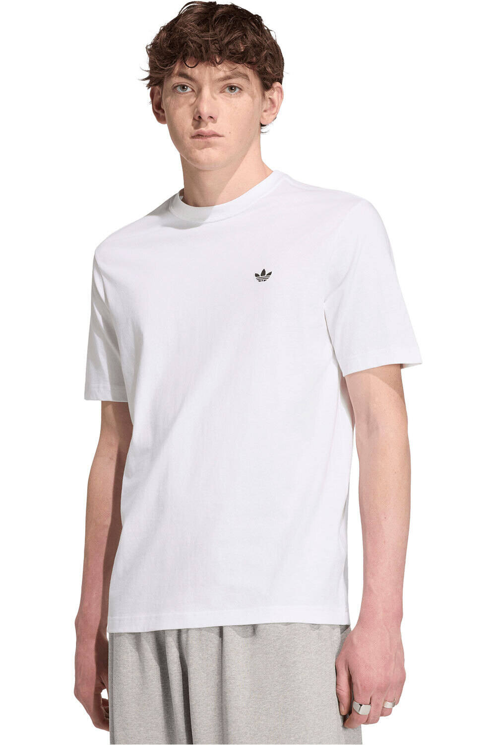 adidas camiseta manga corta hombre _OG_ESS REG TEE vista frontal