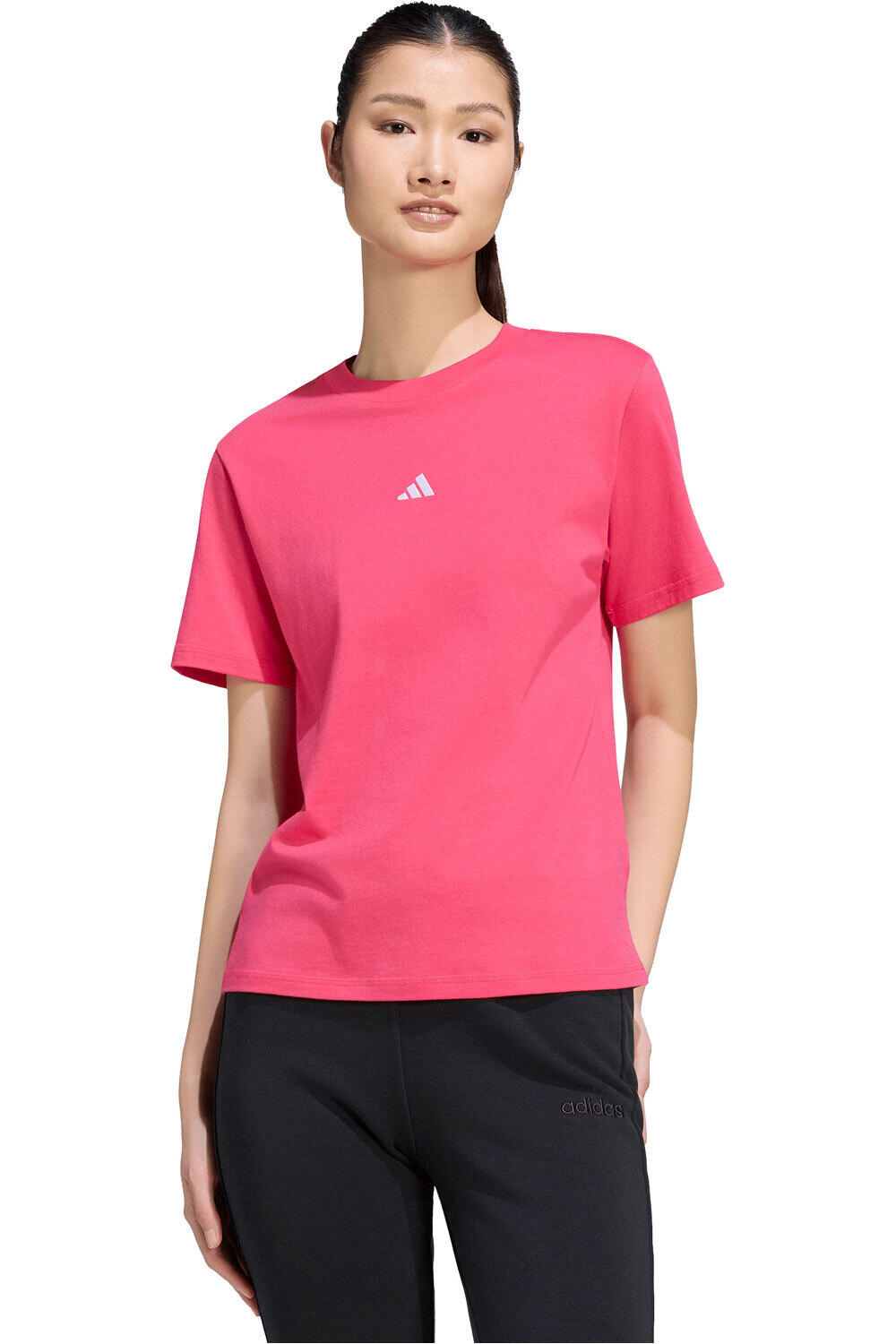 adidas camiseta manga corta mujer Camiseta con logo pequeo Essentials vista frontal