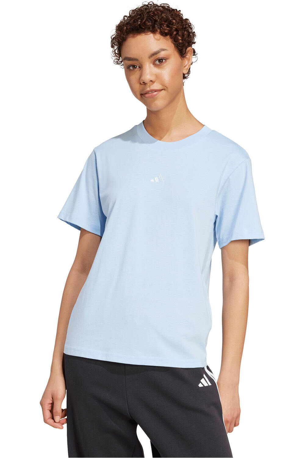 adidas camiseta manga corta mujer Camiseta logo pequeo Essentials vista frontal