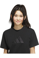 adidas camiseta manga corta mujer CAMISETA SATIN-FILLED LOGO GRAPHIC vista detalle
