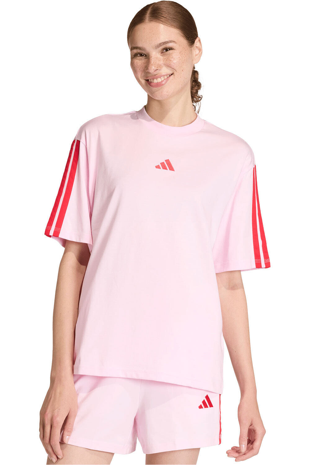 adidas camiseta manga corta mujer ESSENTIALS BOYFRIEND vista frontal