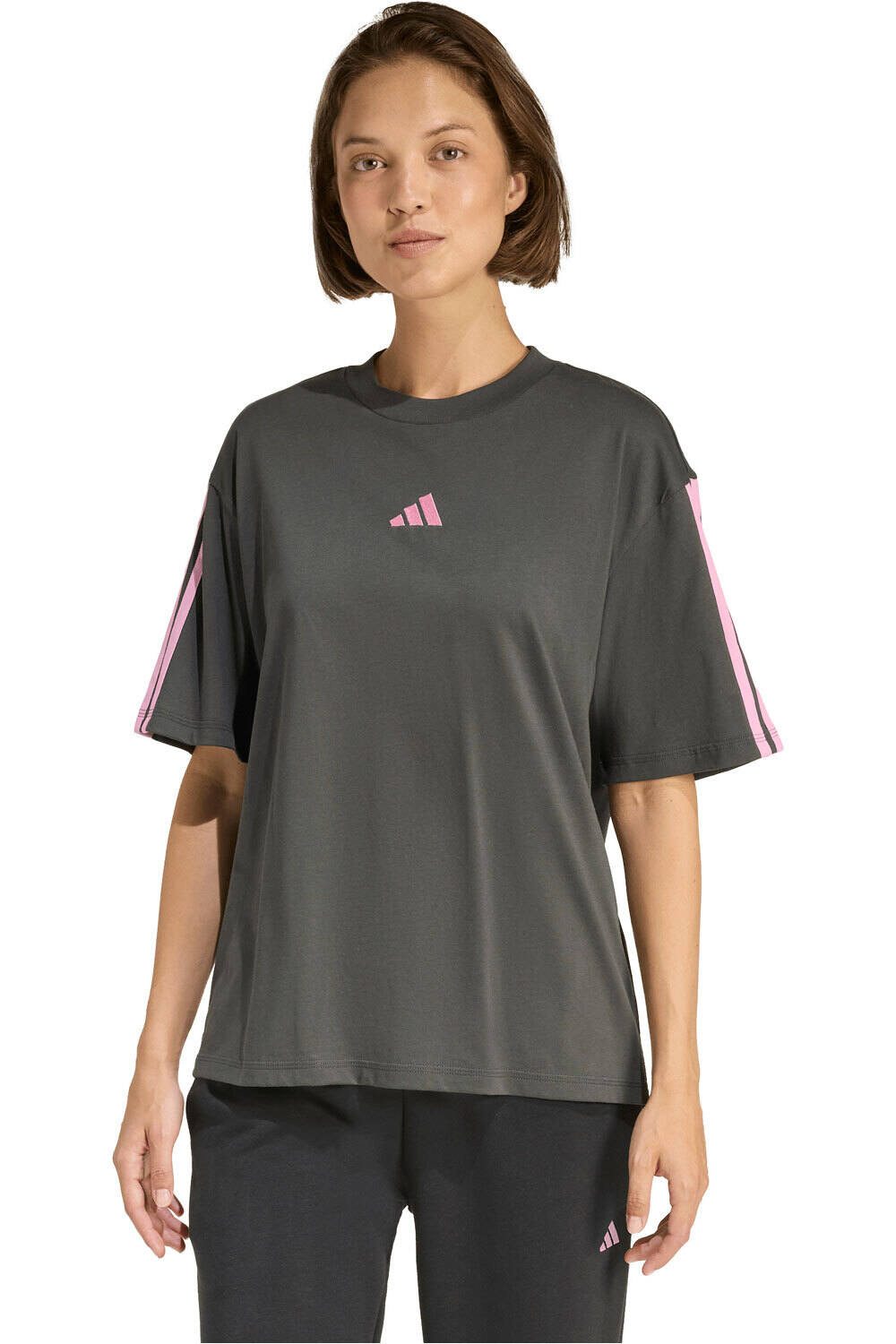 adidas camiseta manga corta mujer ESSENTIALS BOYFRIEND vista frontal