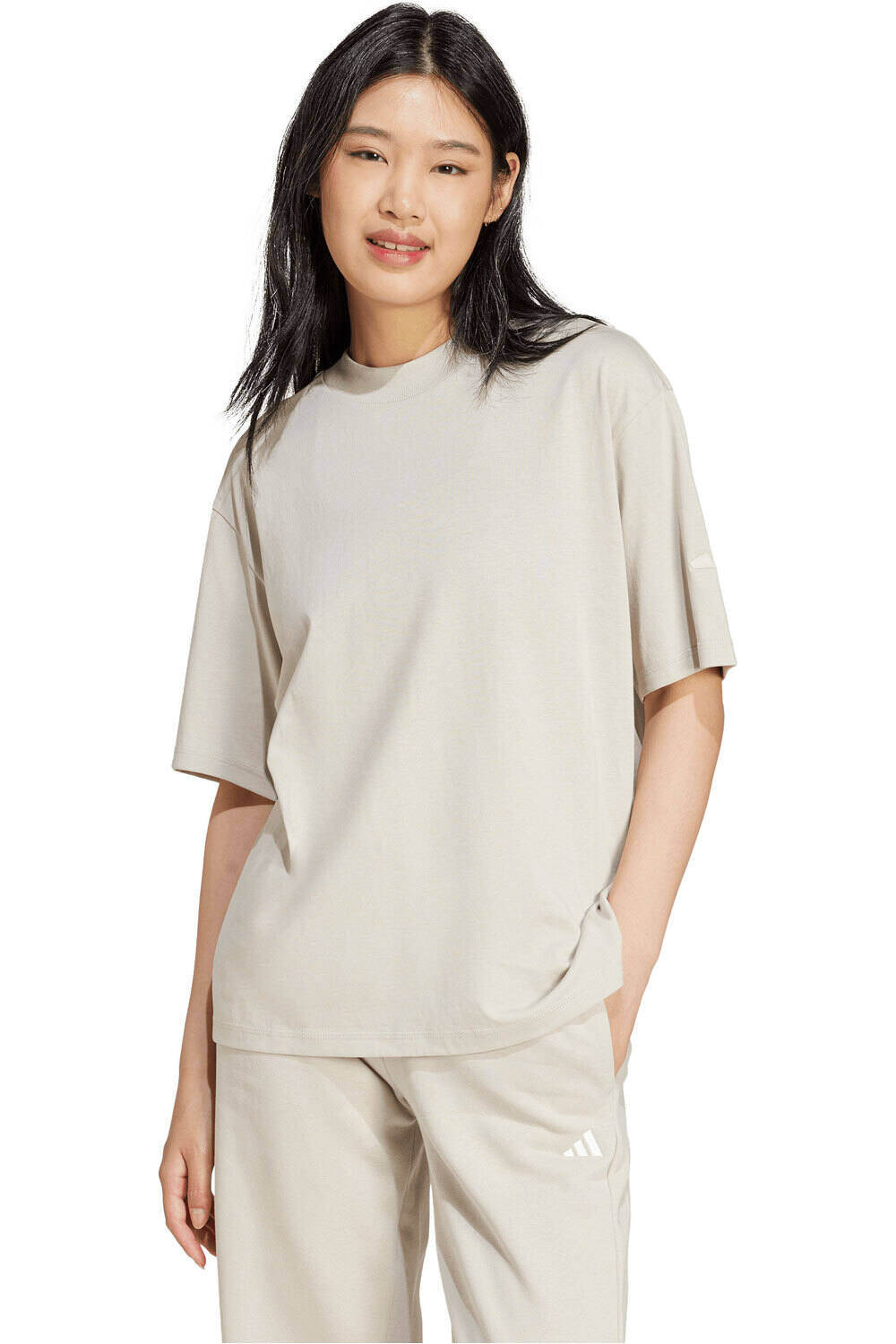 adidas camiseta manga corta mujer ESSENTIALS CONTEMPORARY LOGO BOYFRIEN vista frontal