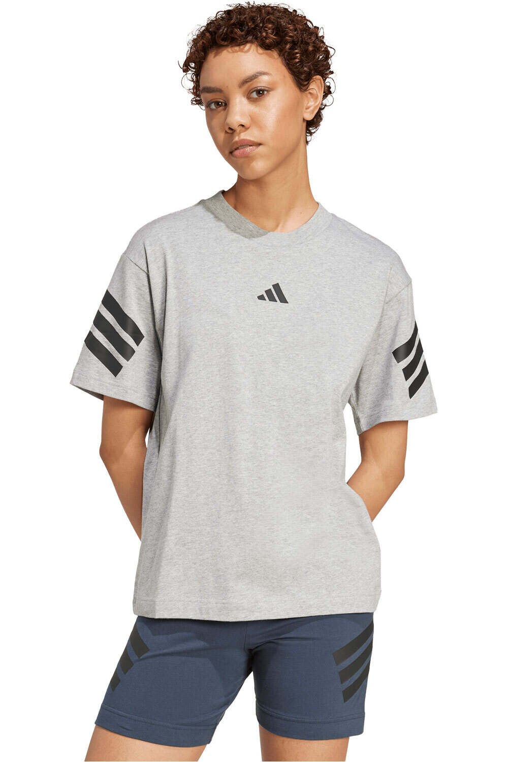 adidas camiseta manga corta mujer FUTURE ICONS 3 BANDAS vista frontal