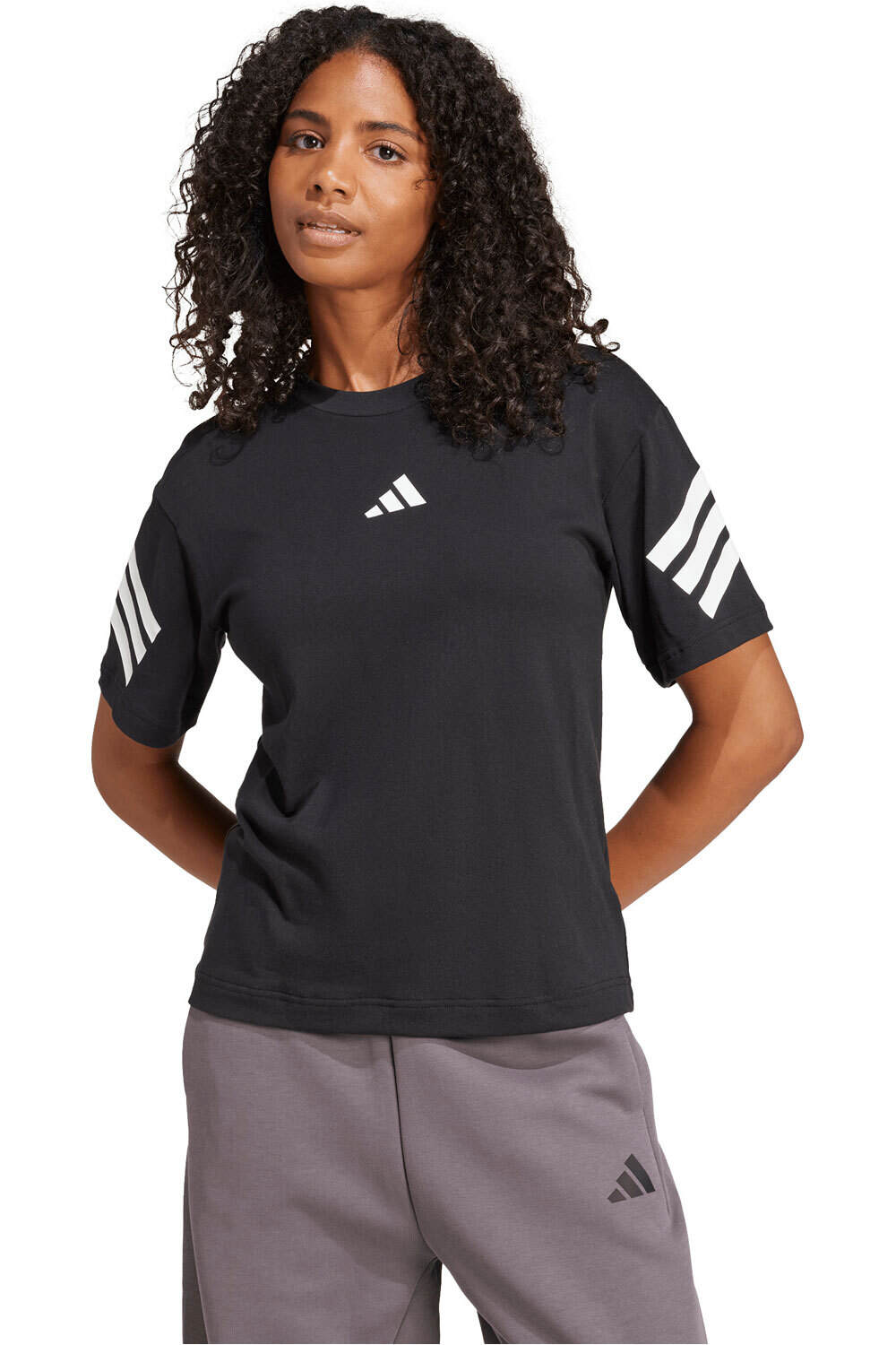adidas camiseta manga corta mujer FUTURE ICONS THREE STRIPES vista frontal