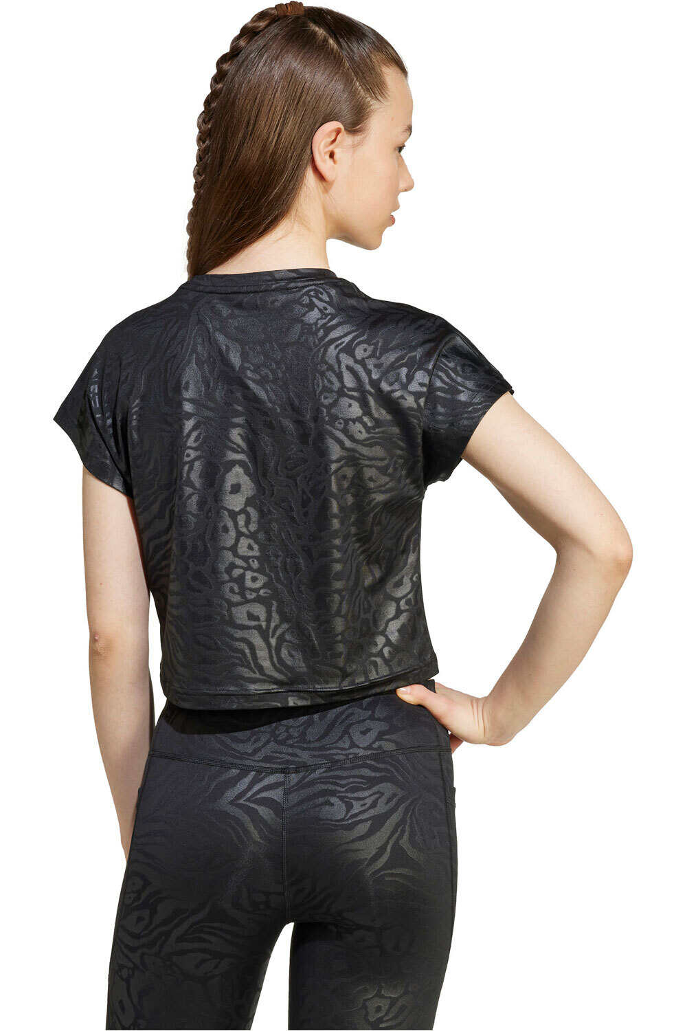 adidas camiseta manga corta niña ALL SPORTS ANIMAL PRINT CROP vista trasera