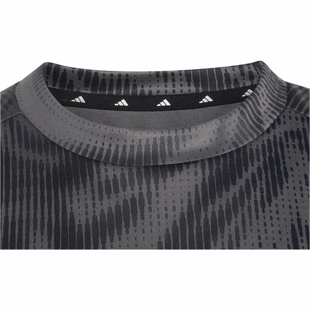 adidas camiseta manga corta niño CAMISETA SPORT ICONS ALL-OVER GRAPHIC vista detalle