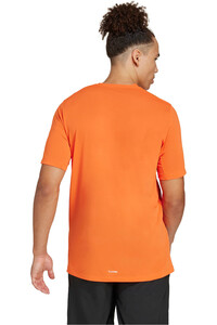 adidas camiseta montaña manga corta hombre MT LOG TECH T vista trasera