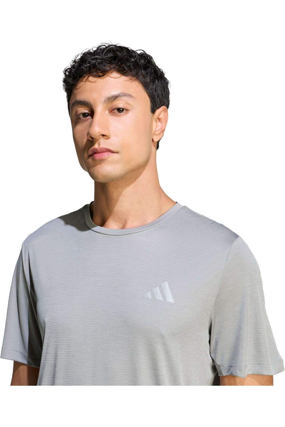 adidas camiseta técnica manga corta hombre Run Ess Tee M vista detalle