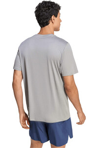 adidas camiseta técnica manga corta hombre Run Ess Tee M vista trasera