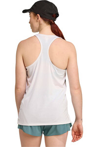 adidas camiseta técnica tirantes mujer ADIZERO ARCHIVE vista trasera