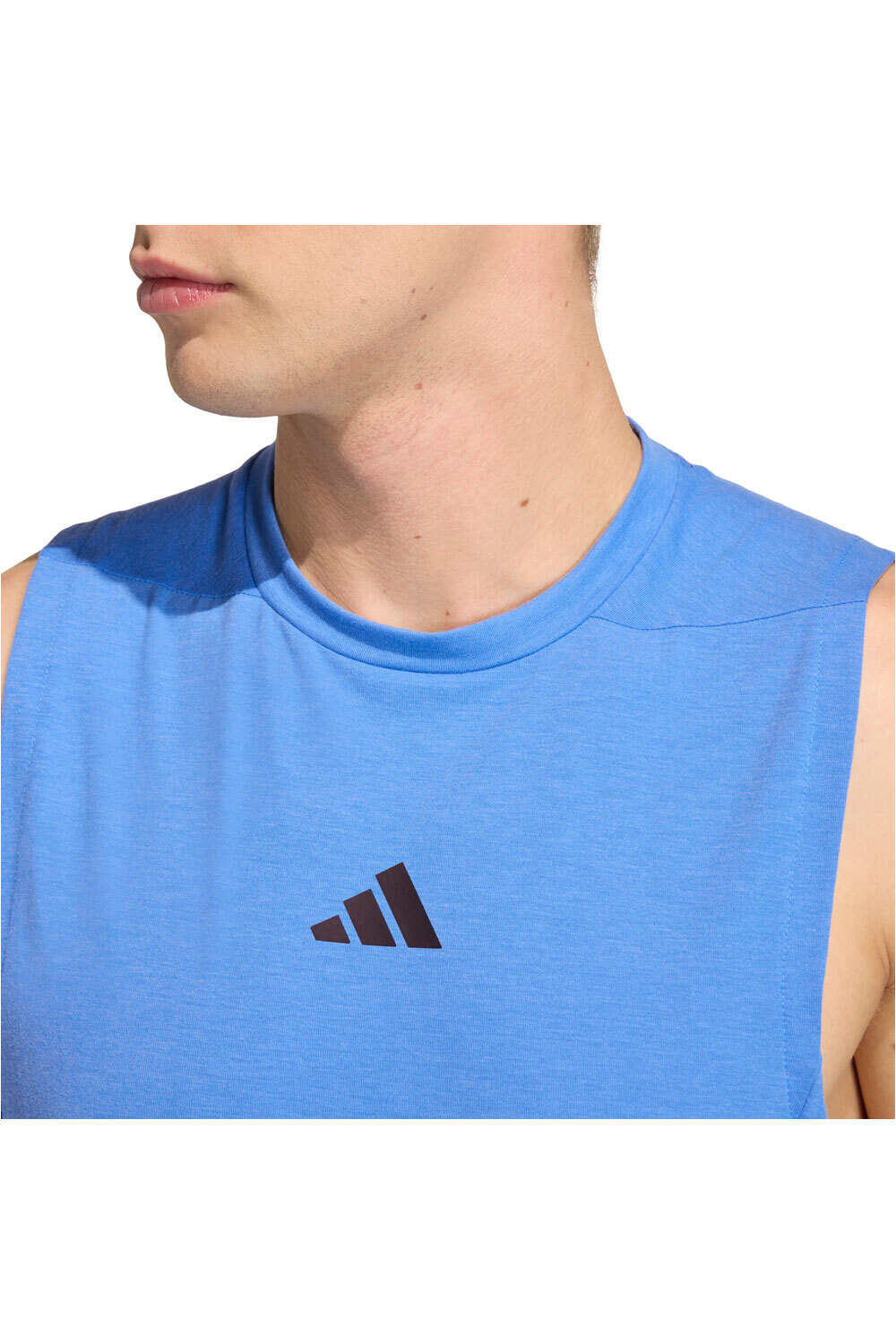adidas camiseta tirantes fitness hombre DESIGNED FOR TRAINING WORKOUT vista detalle