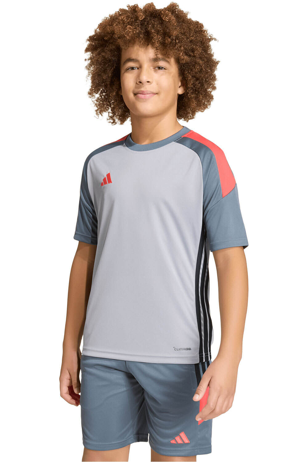 adidas camisetas entrenamiento futbol manga corta niño TIRO 26 ESSENTIALS vista frontal