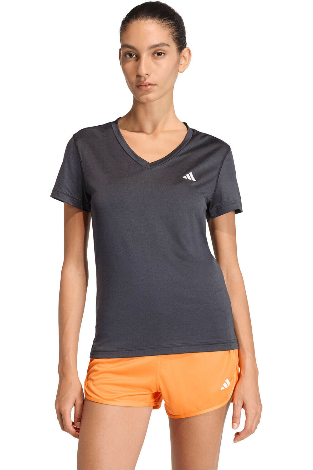 adidas camisetas fitness mujer CUELLO PICO ESSENTIALS vista frontal