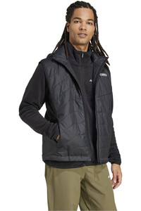 adidas chaleco outdoor hombre MT INS HO VEST vista detalle