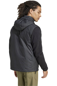adidas chaleco outdoor hombre MT INS HO VEST vista trasera