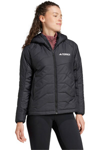 adidas chaleco outdoor mujer TERREX MULTI SYNTHETIC INSULATED vista detalle
