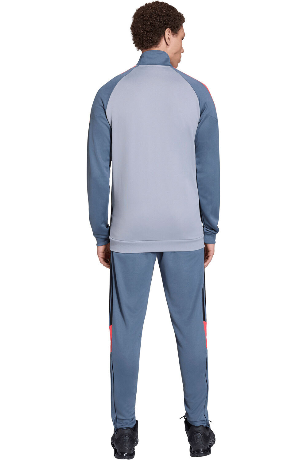 adidas chándal hombre TIRO 26 ESSENTIALS vista detalle